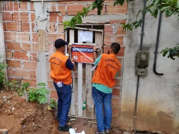 Defesa Civil interdita 30 casas em bairro de Vitória