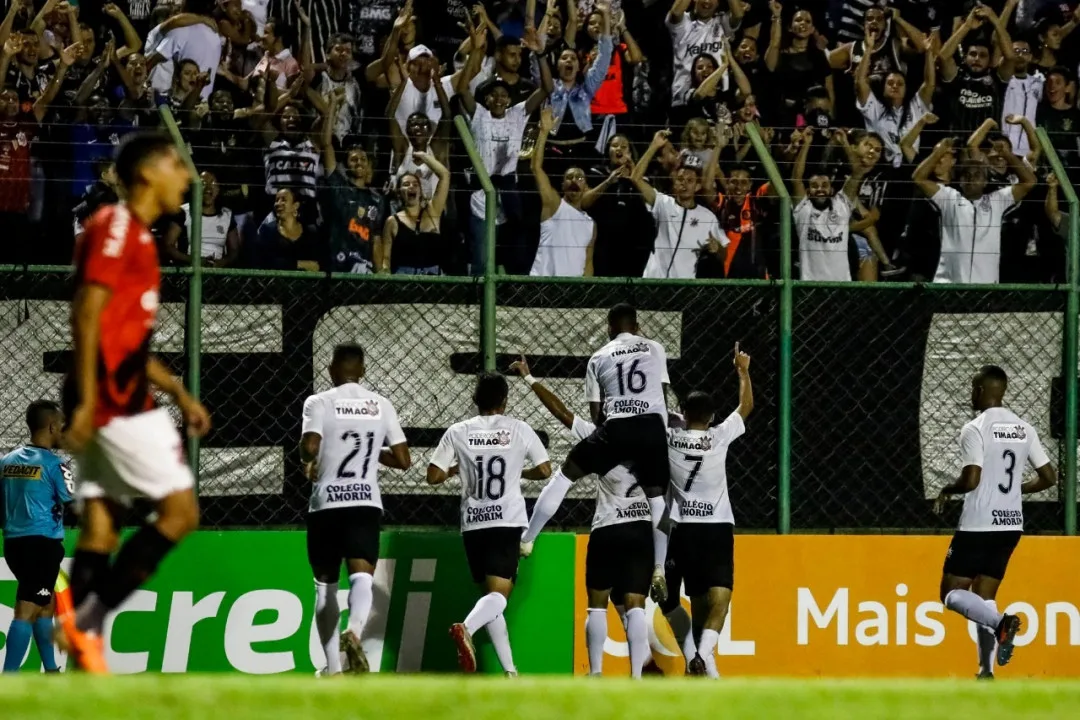 Corinthians comunica que não jogará mais aos domingos e à noite