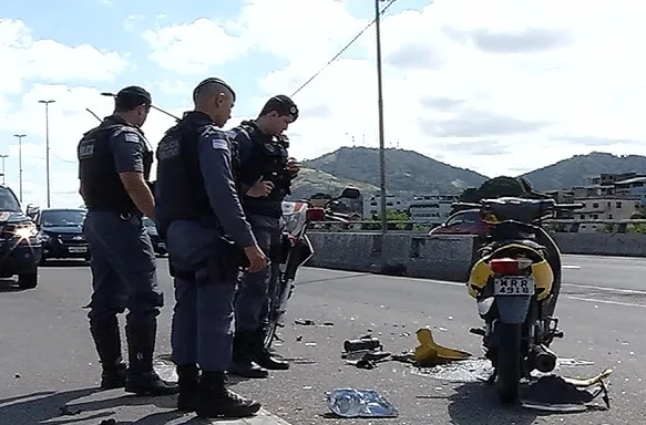 Bandidos batem carro roubado e deixam duas mulheres feridas em Vila Velha