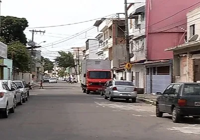 Criminosos disparam contra carro de policial militar em Santa Inês, Vila Velha