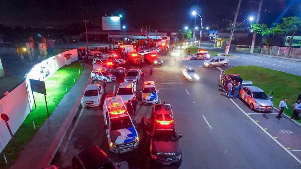 Polícia Militar faz megaoperação no município da Serra