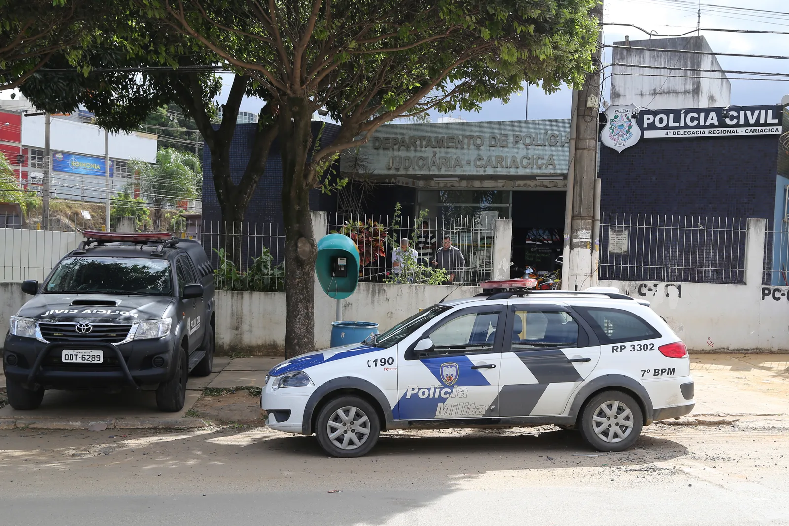 Suspeitos fazem arrastão em prédio e assustam moradores de Cariacica