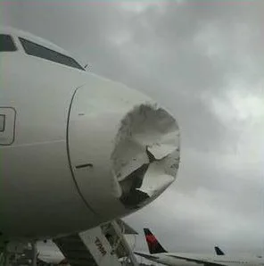 Tempestade de granizo provoca pouso forçado de voo da TAM