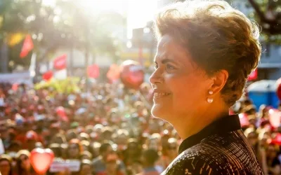 Dilma diz que divulgará carta com proposta de plebiscito até semana que vem