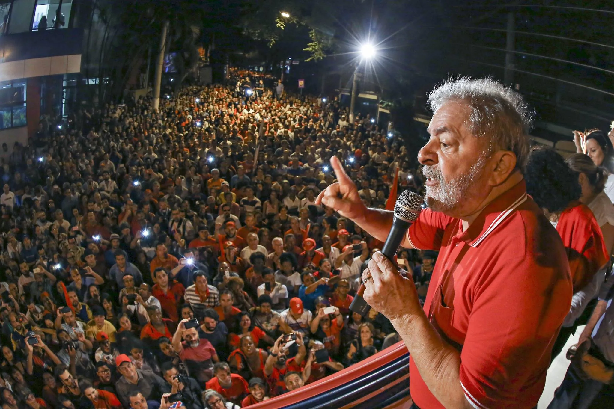 Lula e Marina Silva lideram corrida presidencial para 2018