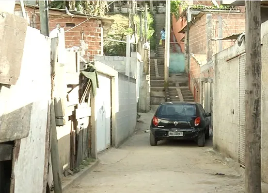 Homens são mortos e menor fica ferido na boca na Serra