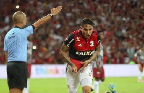 Flamengo vence por 2 a 0 e põe o São Paulo na zona de rebaixamento