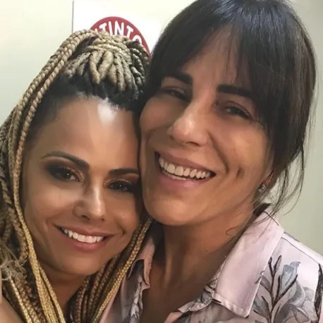 Viviane Araújo para Glória Pires: 'um dia terei a honra de contracenar com você'