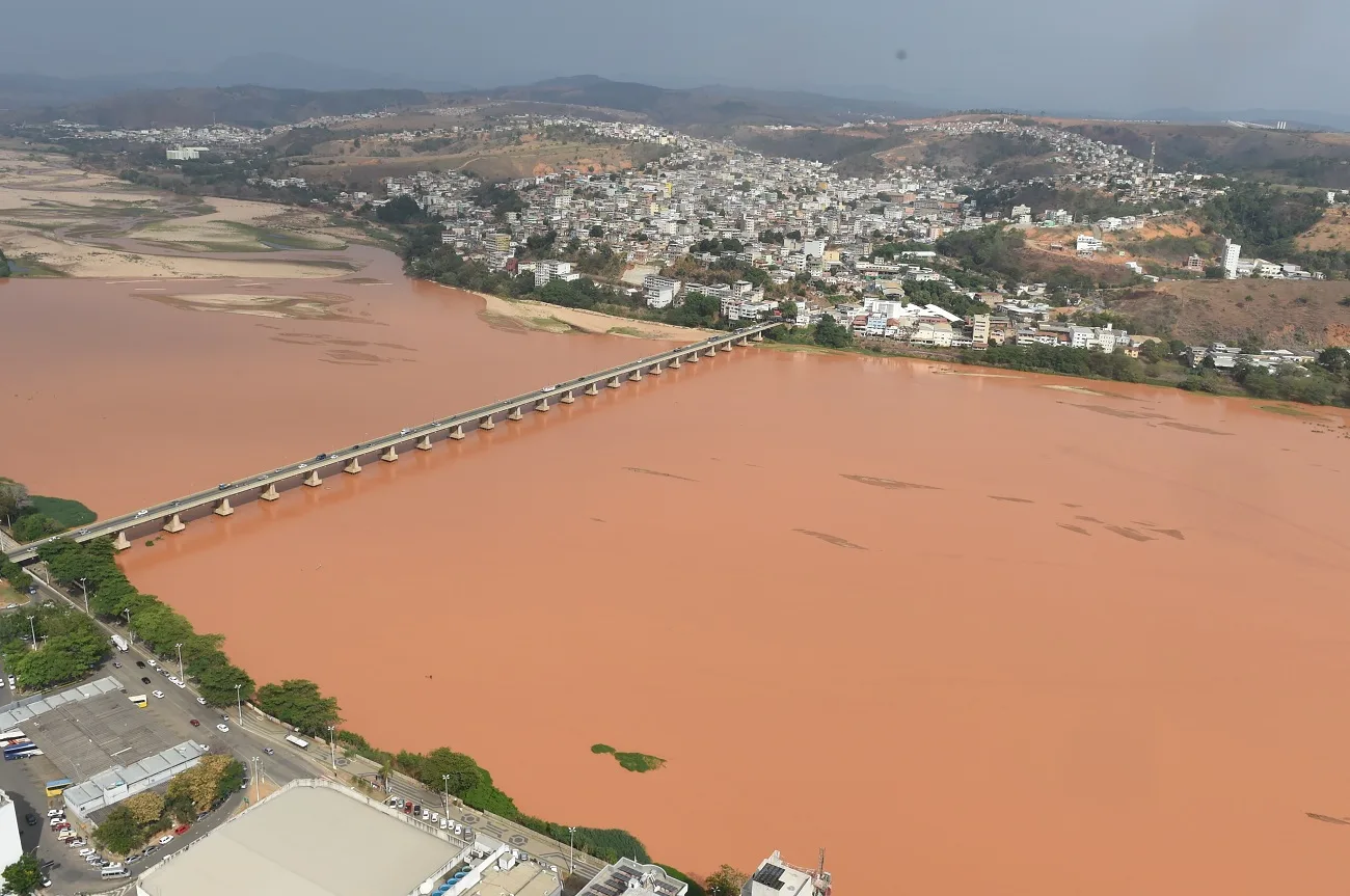 Estudo aponta contaminação por metais pesados em águas na bacia do Rio Doce