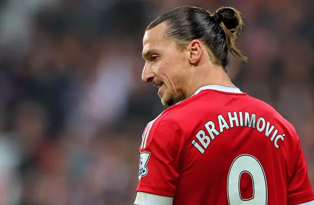 'Eu vou voltar ainda mais forte', promete lesionado Ibrahimovic
