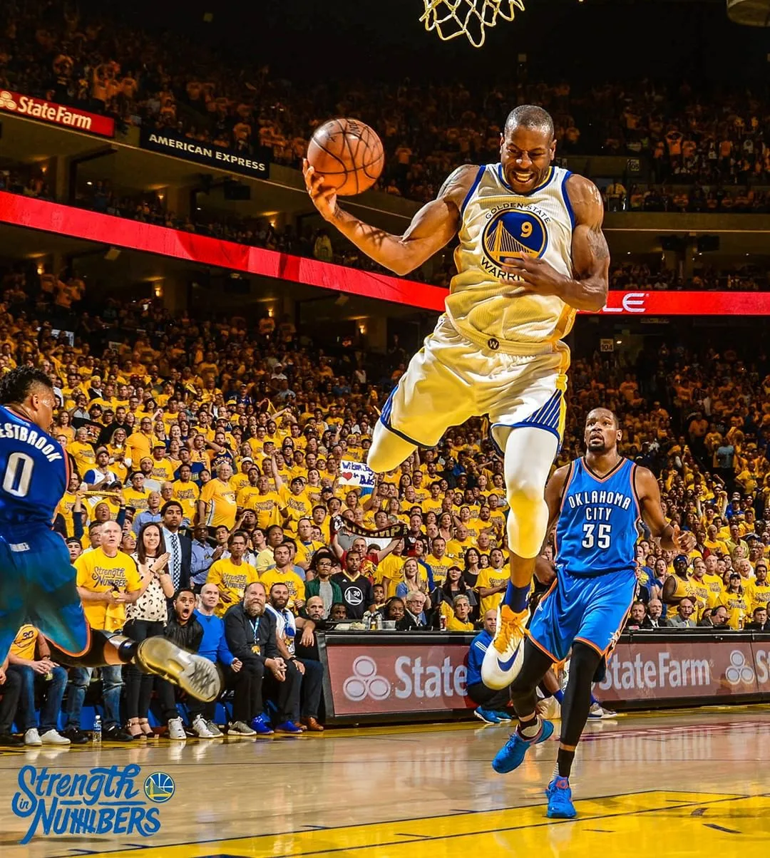 Com show de Curry no 3º quarto, Warriors bate Thunder e empata final do Oeste