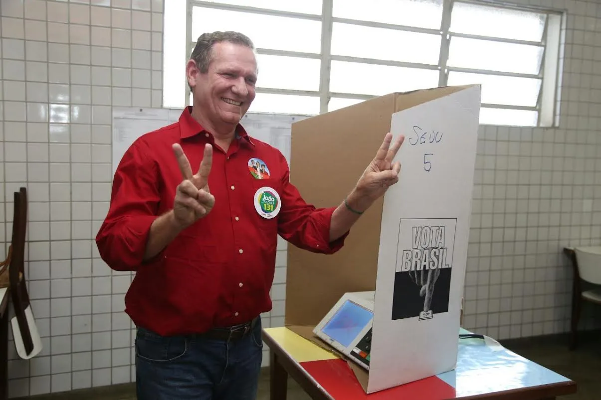 Coser comemora vitória da presidente Dilma e critica PMDB capixaba