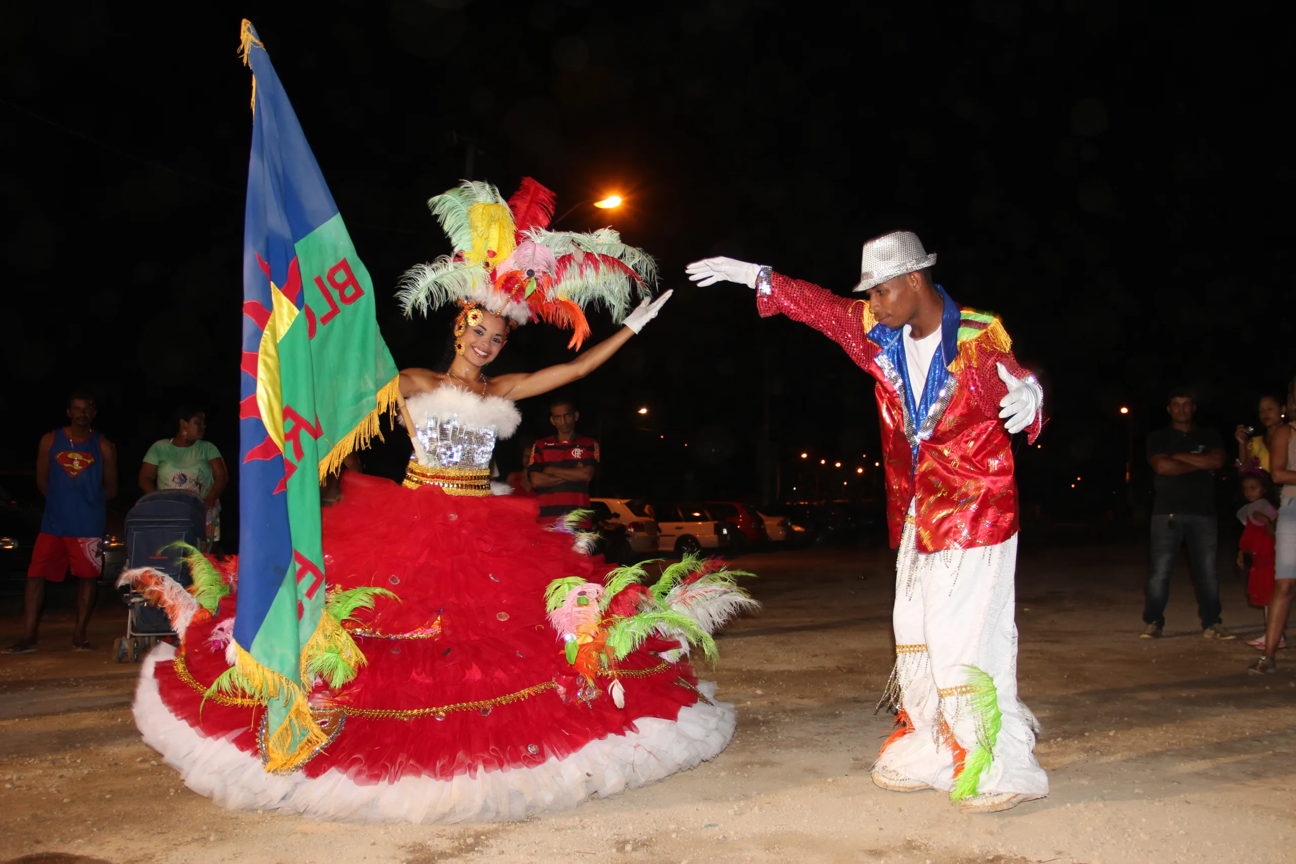 Blocos anunciam vendas de abadás para o Carnaval de Viana