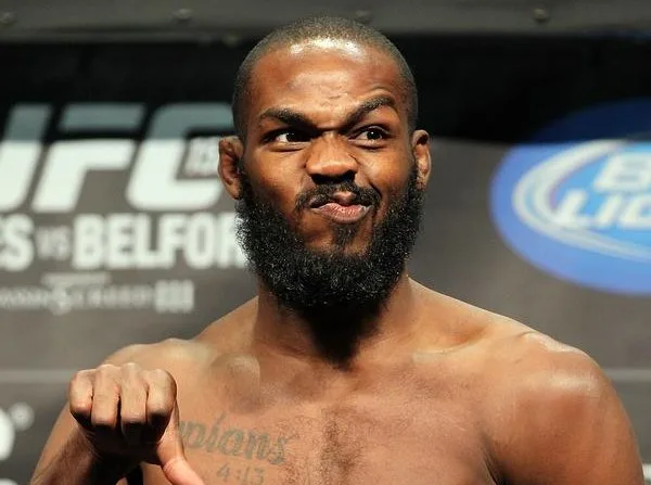 Jon Jones é pego novamente no doping e fica fora do UFC 200