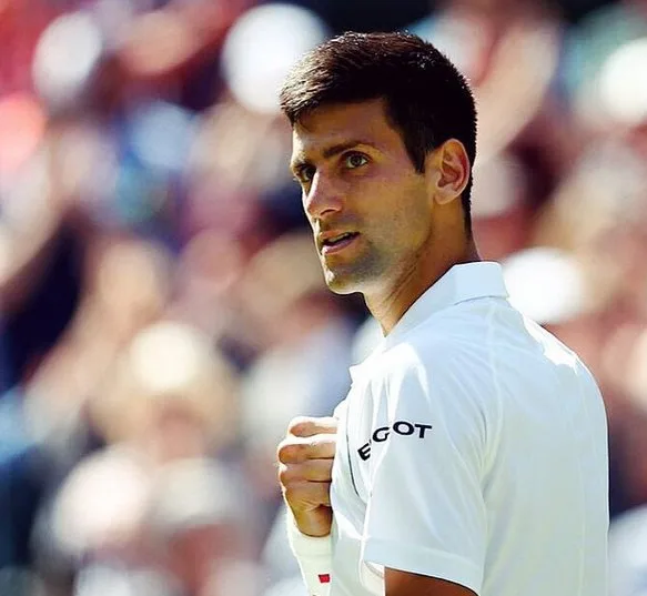 Djokovic afasta a zebra, vence Dolgopolov e busca título inédito