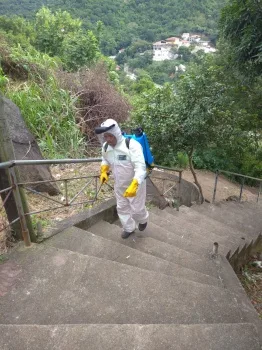 Combate ao coronavírus: higienização de becos e escadarias de Vitória continuam