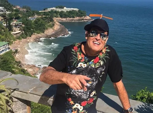 Sérgio Mallandro sofre acidente e vai parar no hospital