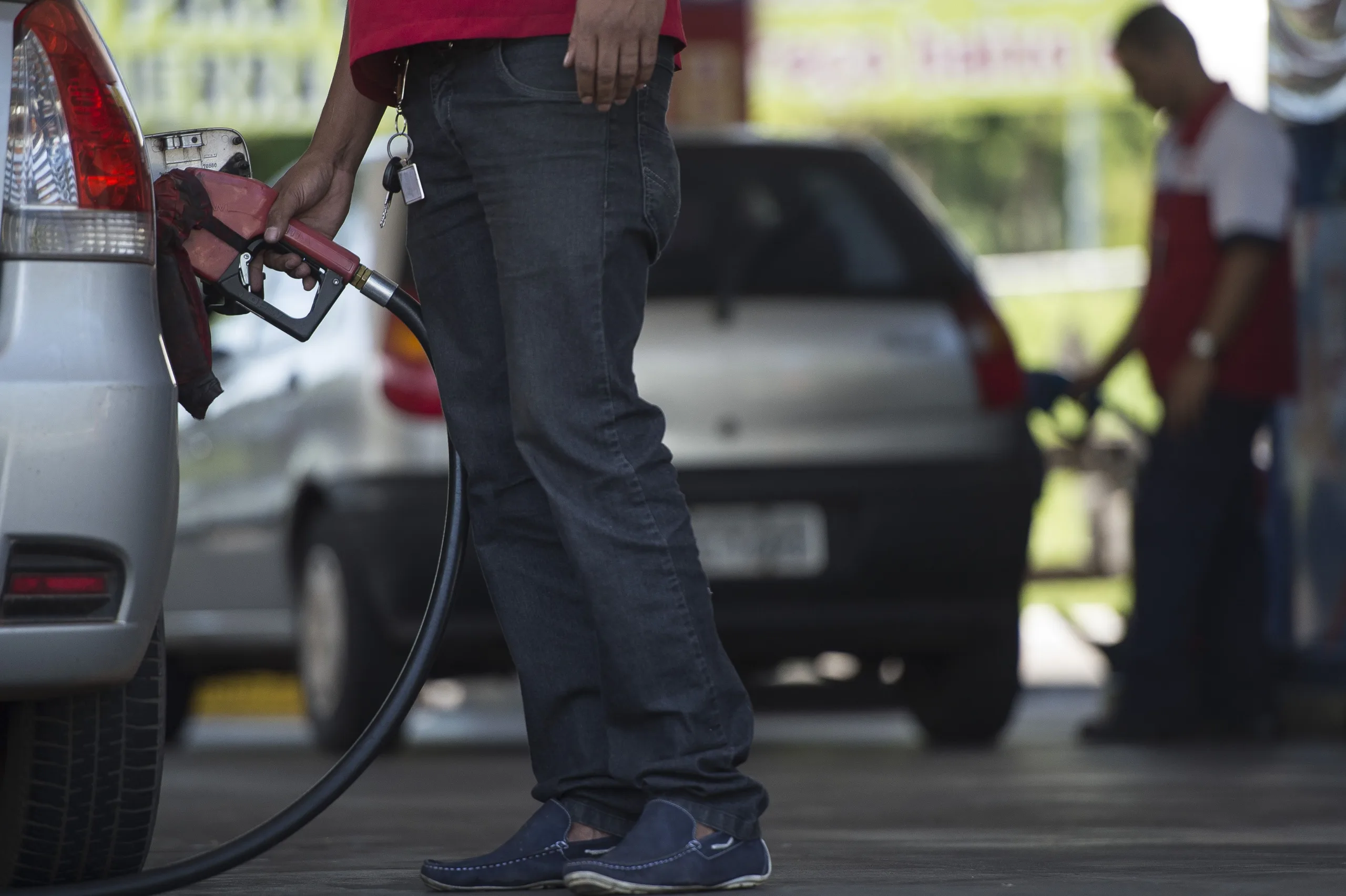 Entram hoje (7) em vigor os novos preços da gasolina e do óleo diesel. O reajuste da gasolina é de 3%. Já o aumento do diesel será de 6%. (Marcelo Camargo/Agência Brasil)