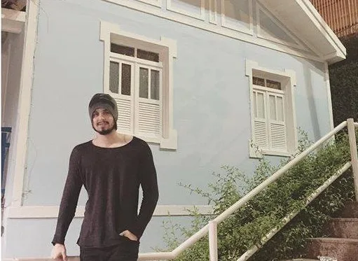 Luan Santana visita a casa de Roberto Carlos durante passagem por Cachoeiro