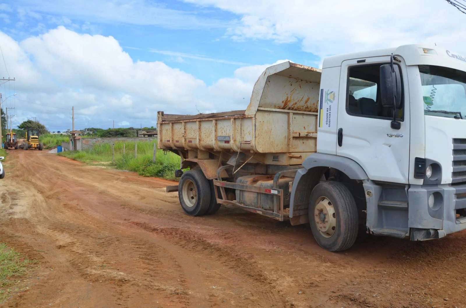 Ruas de Itaipava passam por manutenção e recebem mutirão de limpeza