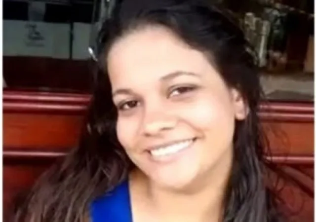 Mulher morre ao tentar proteger o filho de 3 anos durante tiroteio no Rio
