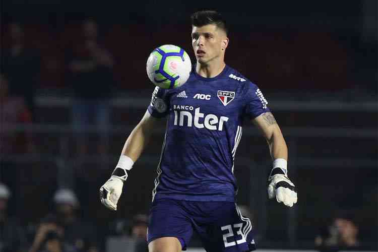 Técnico interino defende Volpi e vê São Paulo na briga pelo título do Brasileirão