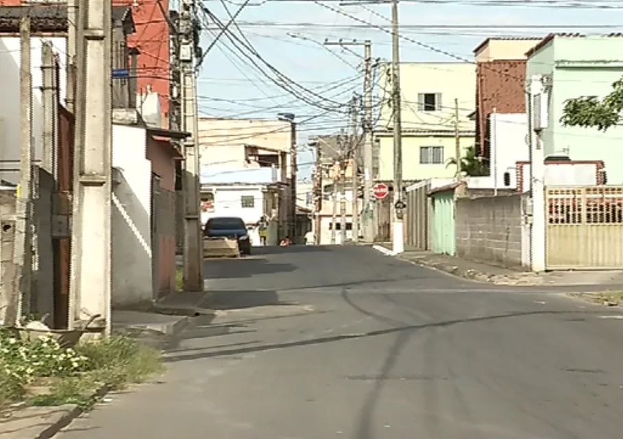 Suspeito é baleado após troca de tiros com a polícia na Serra