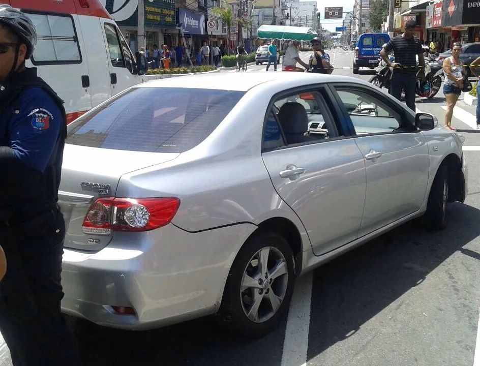 Carro invade calçada e mata idosa de 81 anos em Vila Velha