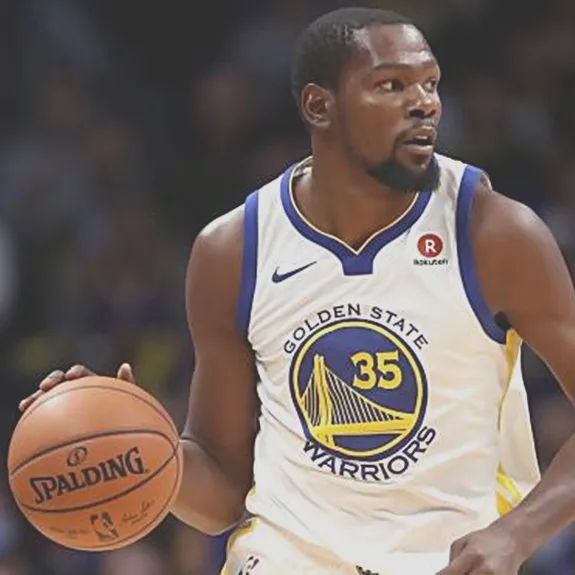 Durant marca 'triple-double' e Warriors vence Timberwolves na NBA