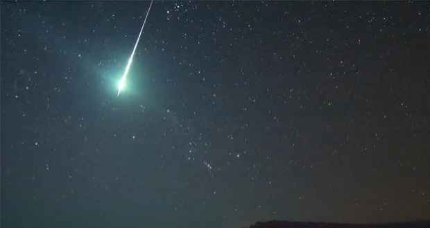 Maior chuva de meteoros da década acontece hoje. Saiba como observá-la!