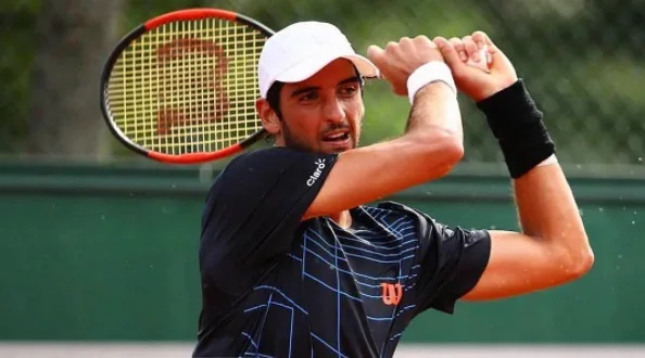 Sem técnico, Bellucci não resiste a sacador e cai na estreia em Eastbourne