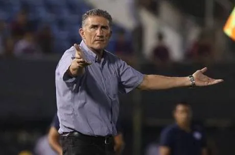 Bauza diz que usará reservas por 15 dias no Brasileiro pensando na Libertadores