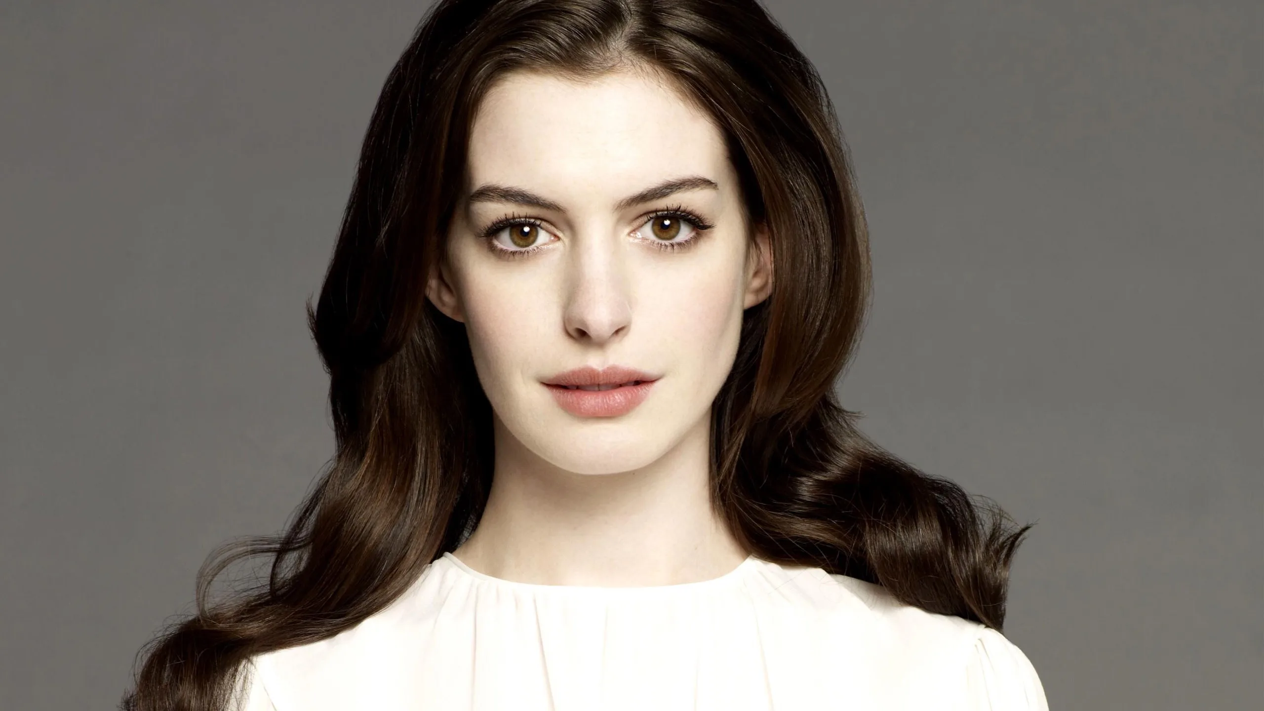 Anne Hathaway pode ser protagonista de filme sobre a Barbie