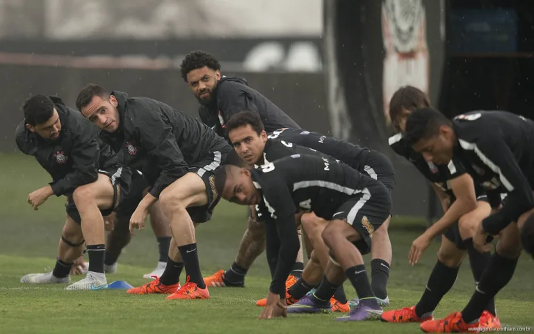 durante o treino esta tarde no CT Joaquim Grava, zona leste da cidade. O proximo jogo do time sera, domingo, dia 25/10, contra o Flamengo/RJ na Arena Corinthians, valido pela 32. rodada do Campeonato Brasileiro de 2015. Juiz: Wilton Pereira Sampaio – Sao Paulo / SP – Brasil – 22/10/2015. Foto: © Daniel Augusto Jr. […]
