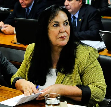 Senadora capixaba tem suspeita de AVC durante sessão da Comissão do Impeachment