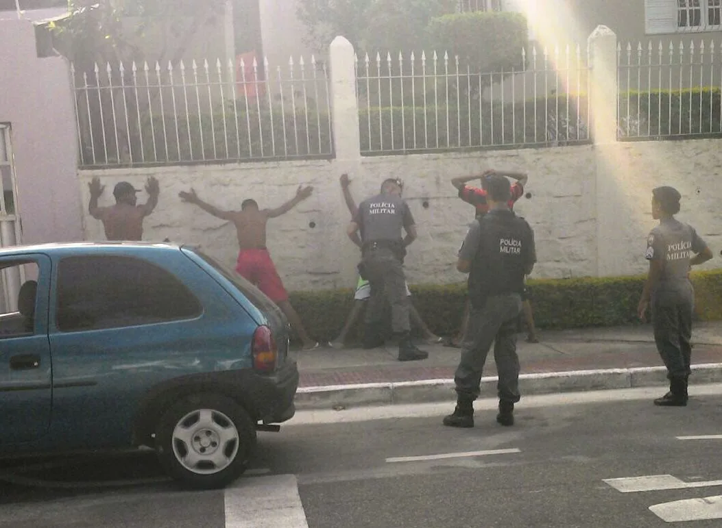 Seis pessoas são detidas com drogas em bairros de alto padrão de Vitória