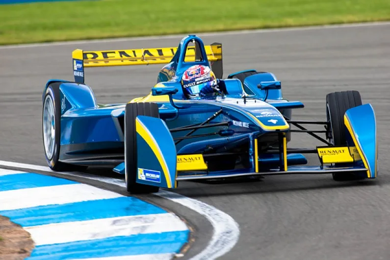 Buemi vence em Paris e dispara na liderança da Fórmula E