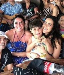 Wanessa Camargo e Graciele Lacerda passam Carnaval juntas e posam para foto