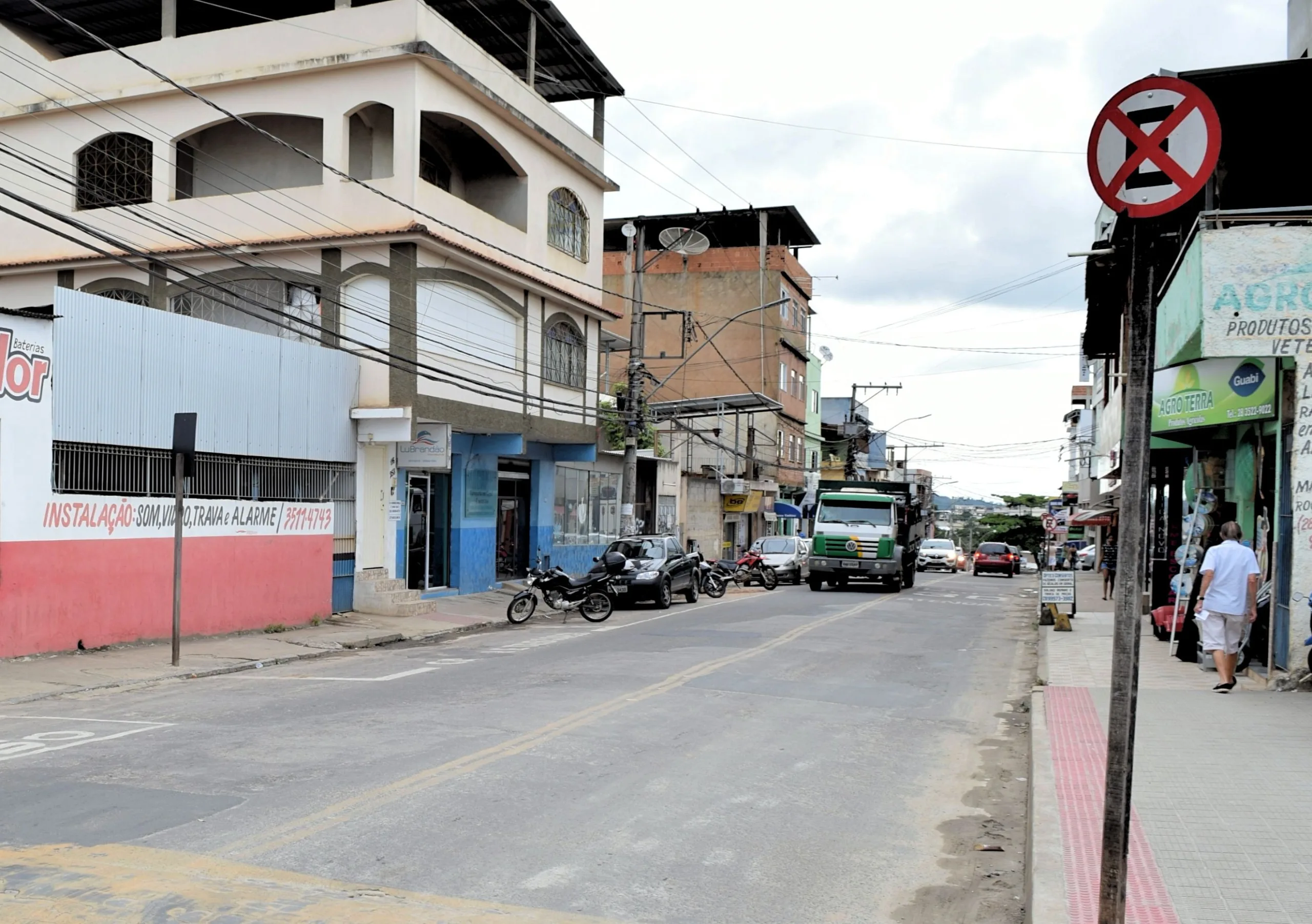 Organização do trânsito em avenida no Novo Parque fica pronta