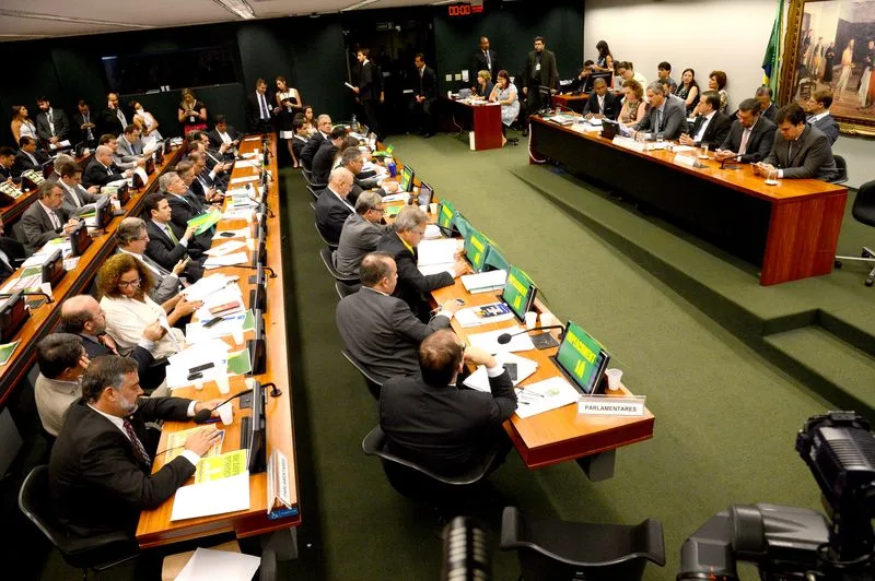 Brasília – A Comissão Especial da Câmara que analisa o pedido de impeachment da presidenta Dilma Rousseff está discutindo neste momento o parecer do relator, Jovair Arantes (Fábio Rodrigues Pozzebom/Agência Brasil)