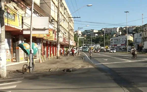 Oficial de justiça é rendida em carro e policial de folga reage em Cariacica