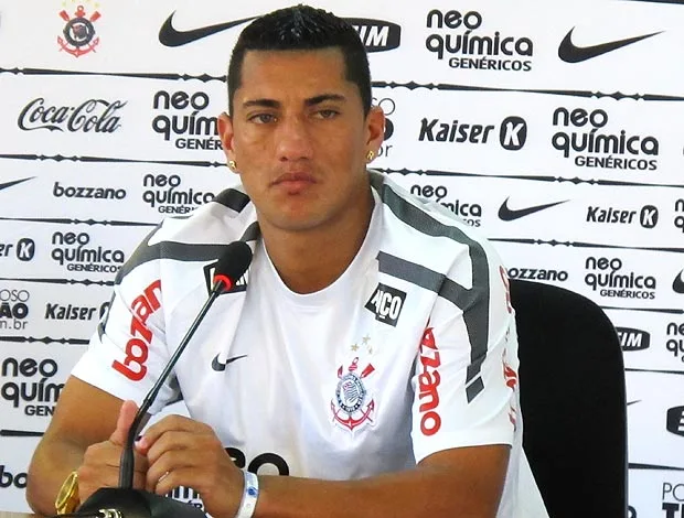 Ralf é poupado de treino, mas deve ser titular do Corinthians contra Atlético-PR