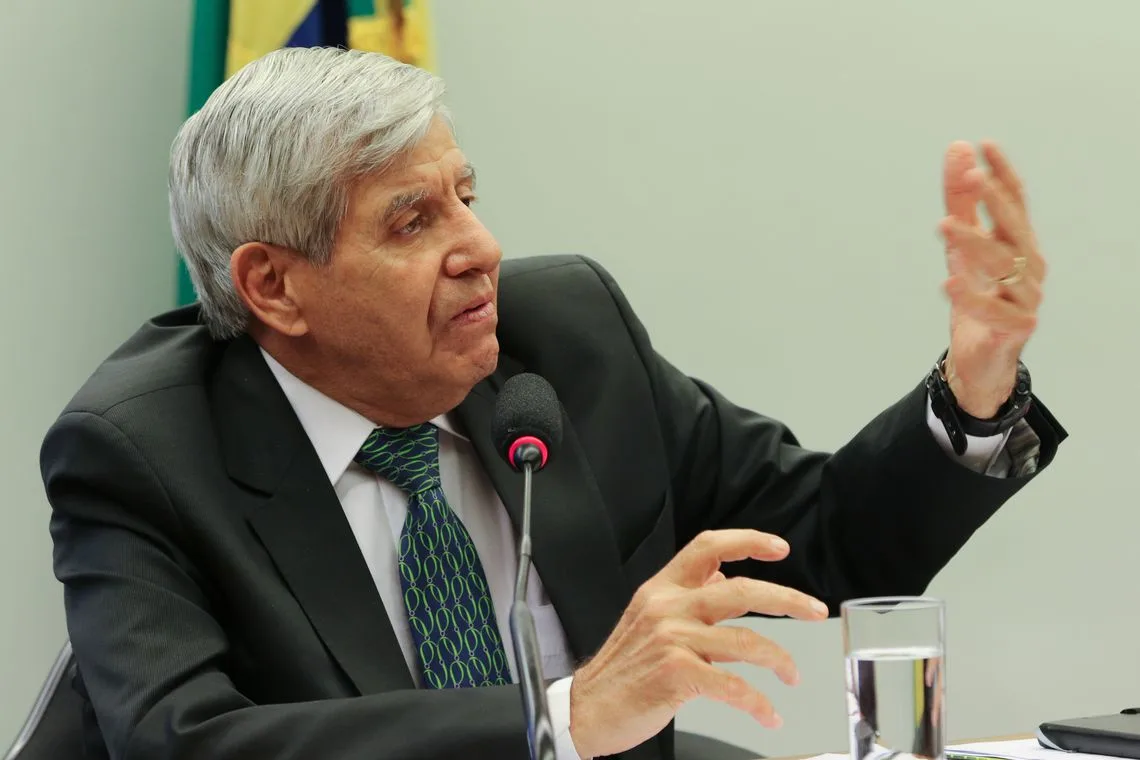 O Ministro-Chefe do Gabinete de Segurança Institucional da Presidência da República, General Augusto Heleno, participa de audiência pública da Comissão de Integração Nacional, Desenvolvimento Regional e da Amazônia da Câmara.