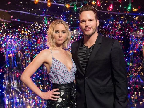 Após pergunta sobre sexo, Chris Pratt e Jennifer Lawrence abandonam entrevista