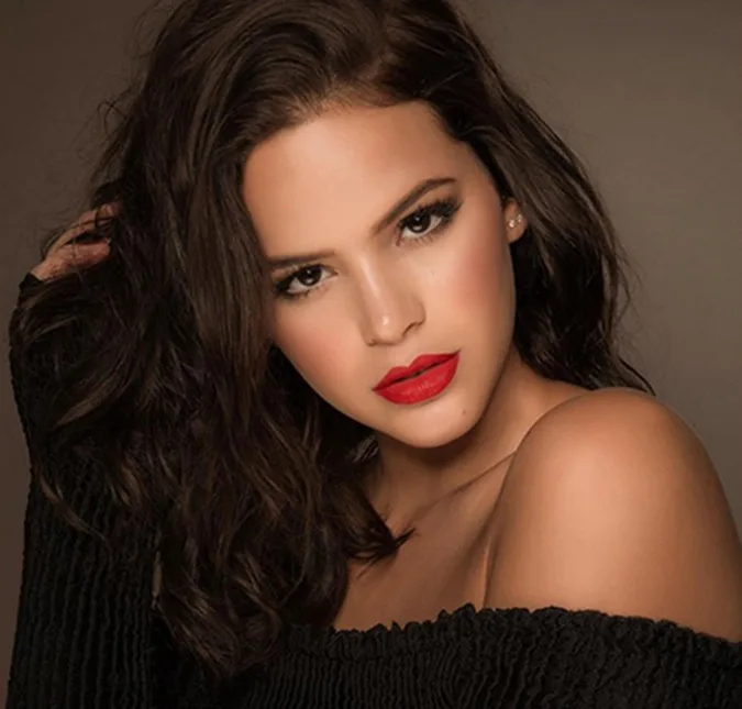 Bruna Marquezine faz ensaio fotográfico e aparece fascinante!