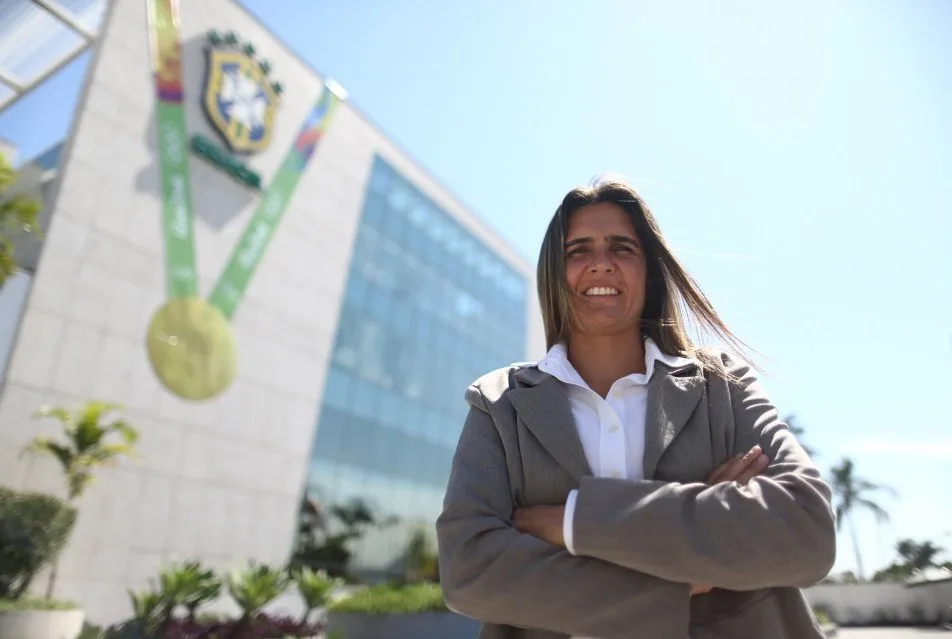 Vadão cai, e Emily Lima será primeira mulher a treinar Seleção feminina