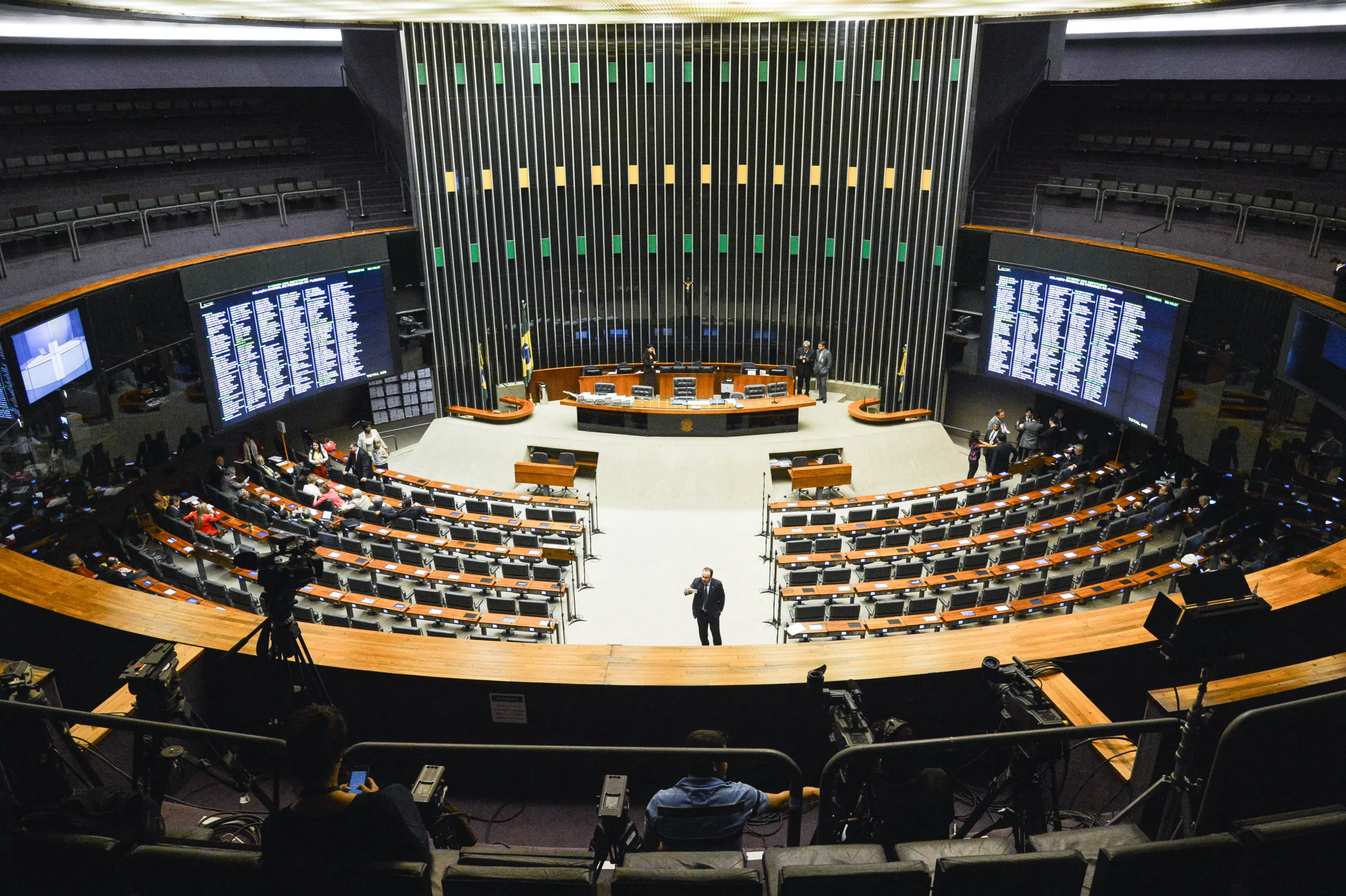 Brasília – Plenário da Câmara dos Deputados antes do inicio da discussão do relatório do Impeachment (Antônio Cruz/Agência Brasil)