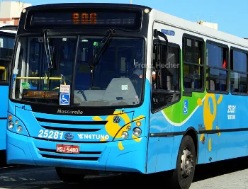 Dupla é presa após fazer arrastão em ônibus do Transcol