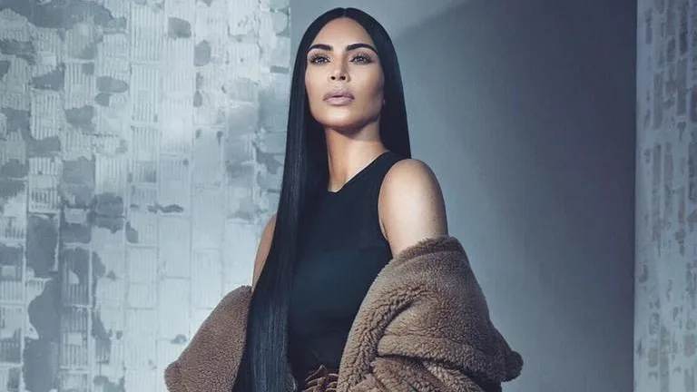 Kim Kardashian ganha ações da Apple, Adidas, Disney, Amazon e Netflix de Natal