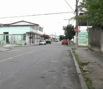 Aposentado tem rosto desfigurado após ser agredido com socos e chutes na Serra